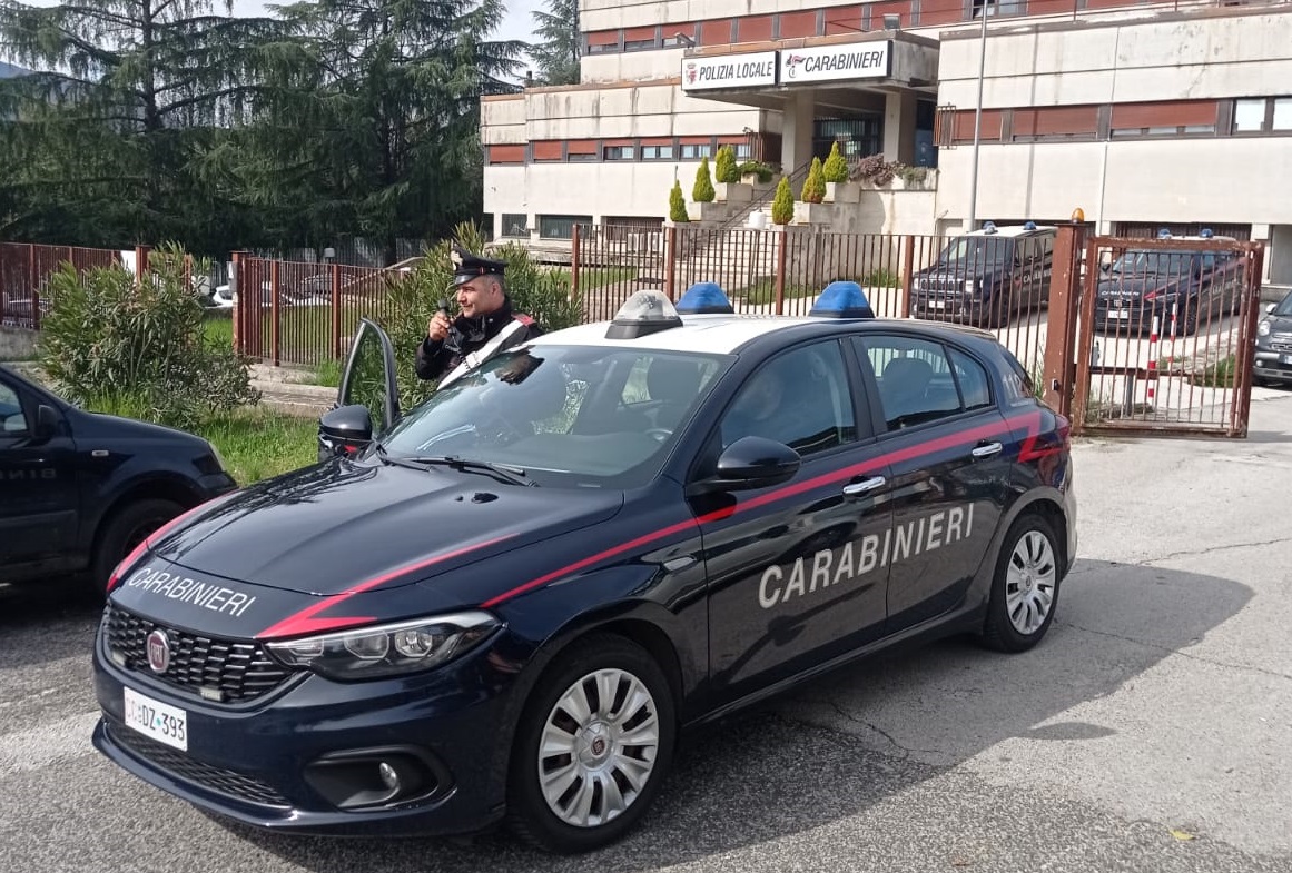 Sequestrate auto e rifiuti metallici: imprenditori nei guai per traffico illecito