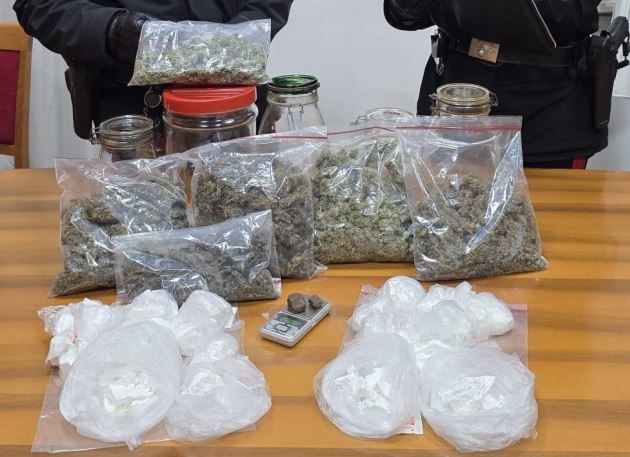 Scoperto laboratorio di droga, arrestati due albanesi