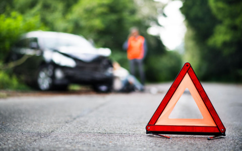 Auto ribaltata, un ferito trasferito in ospedale