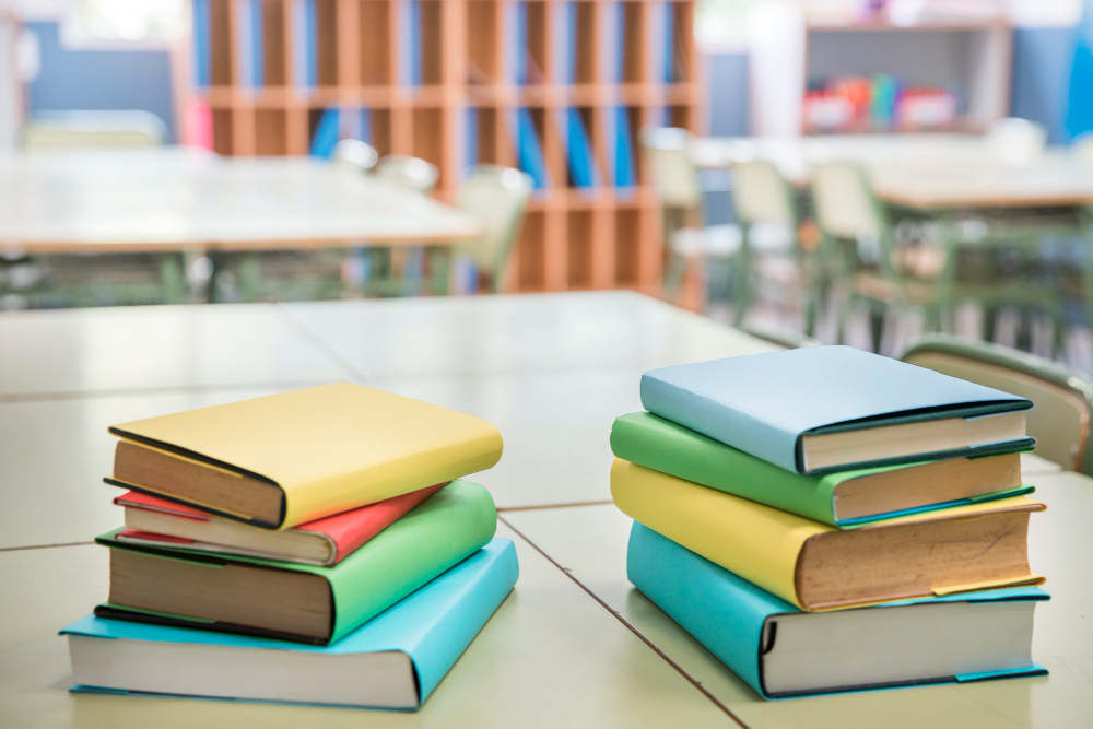 Ristrutturazione di marciapiedi e scuole in corso