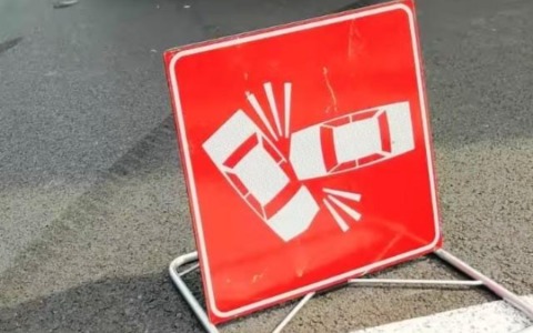 Incidente stradale tra auto e moto, un 62enne trasportato in ospedale
