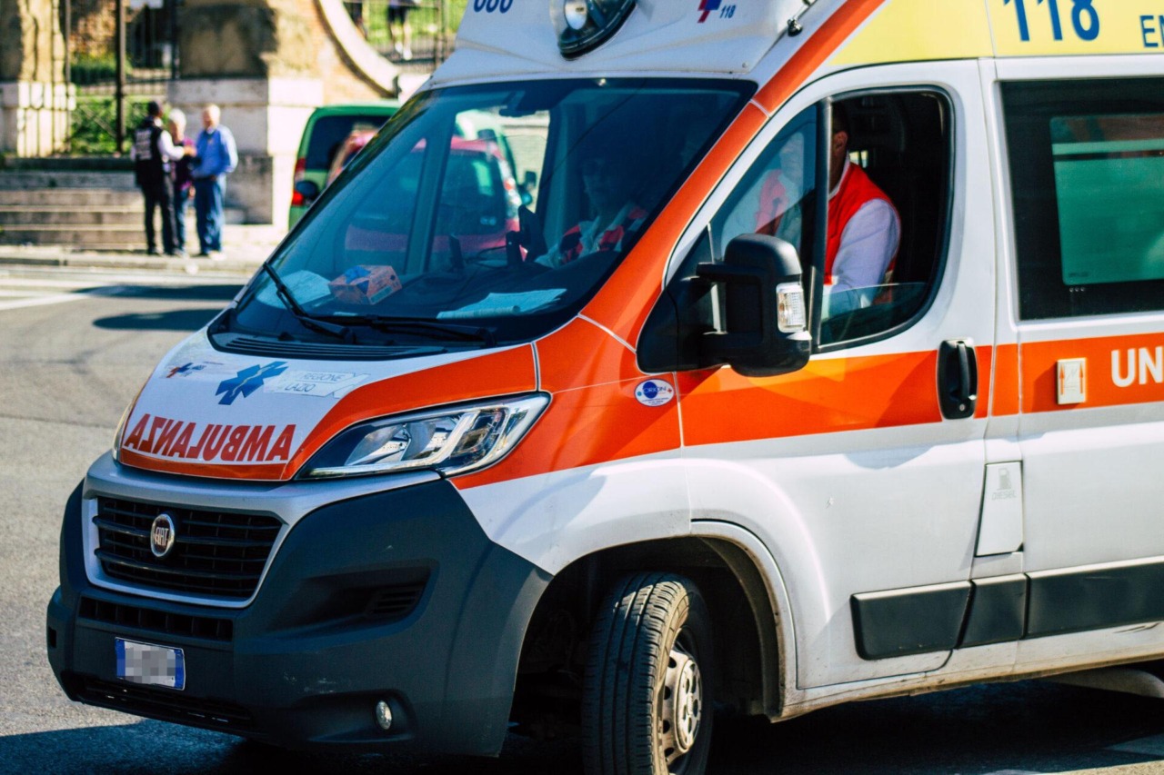 Anziana smarrita ritrova il marito grazie alla polizia locale